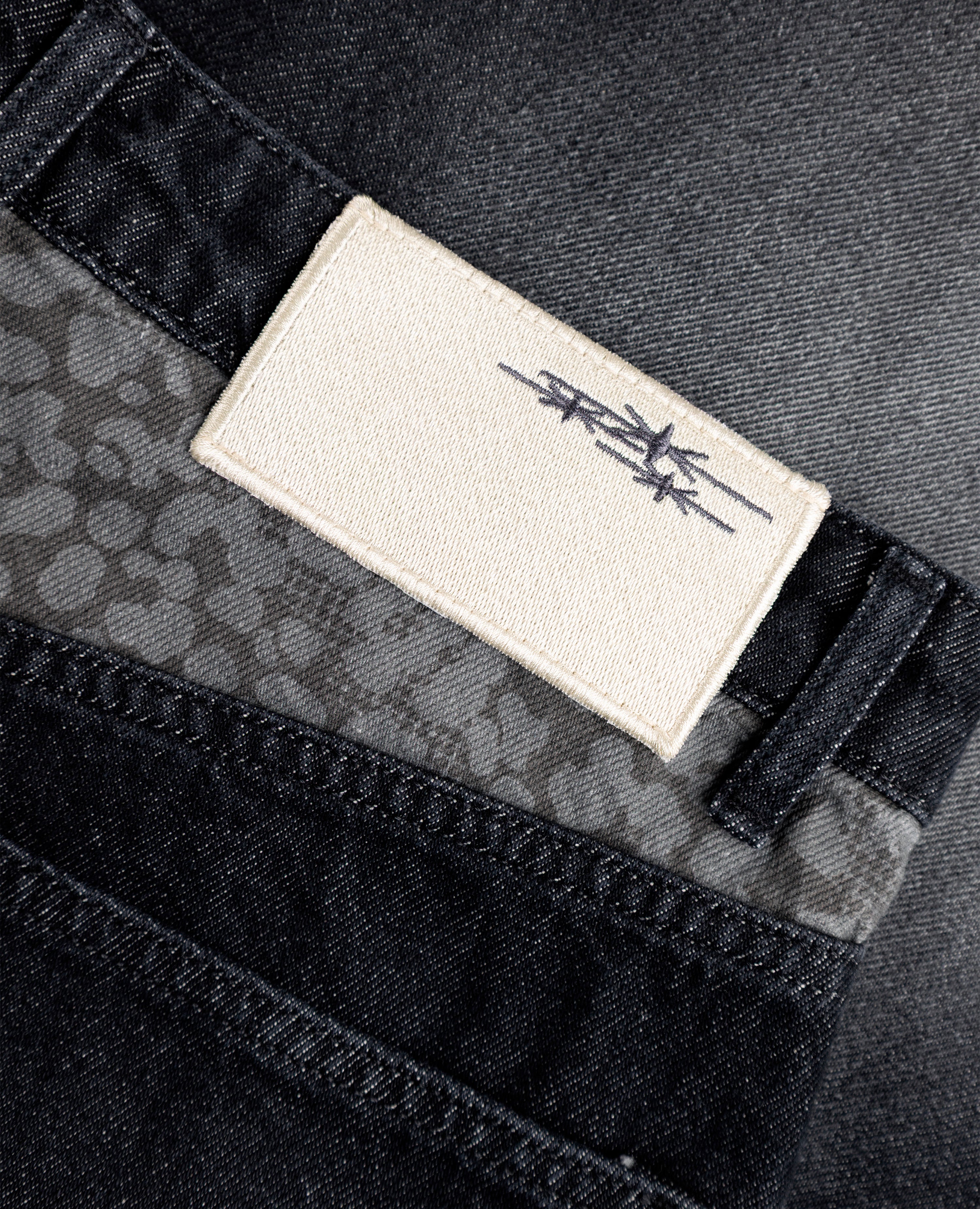 BLACK LEOPARD POCKET DENIM JORT