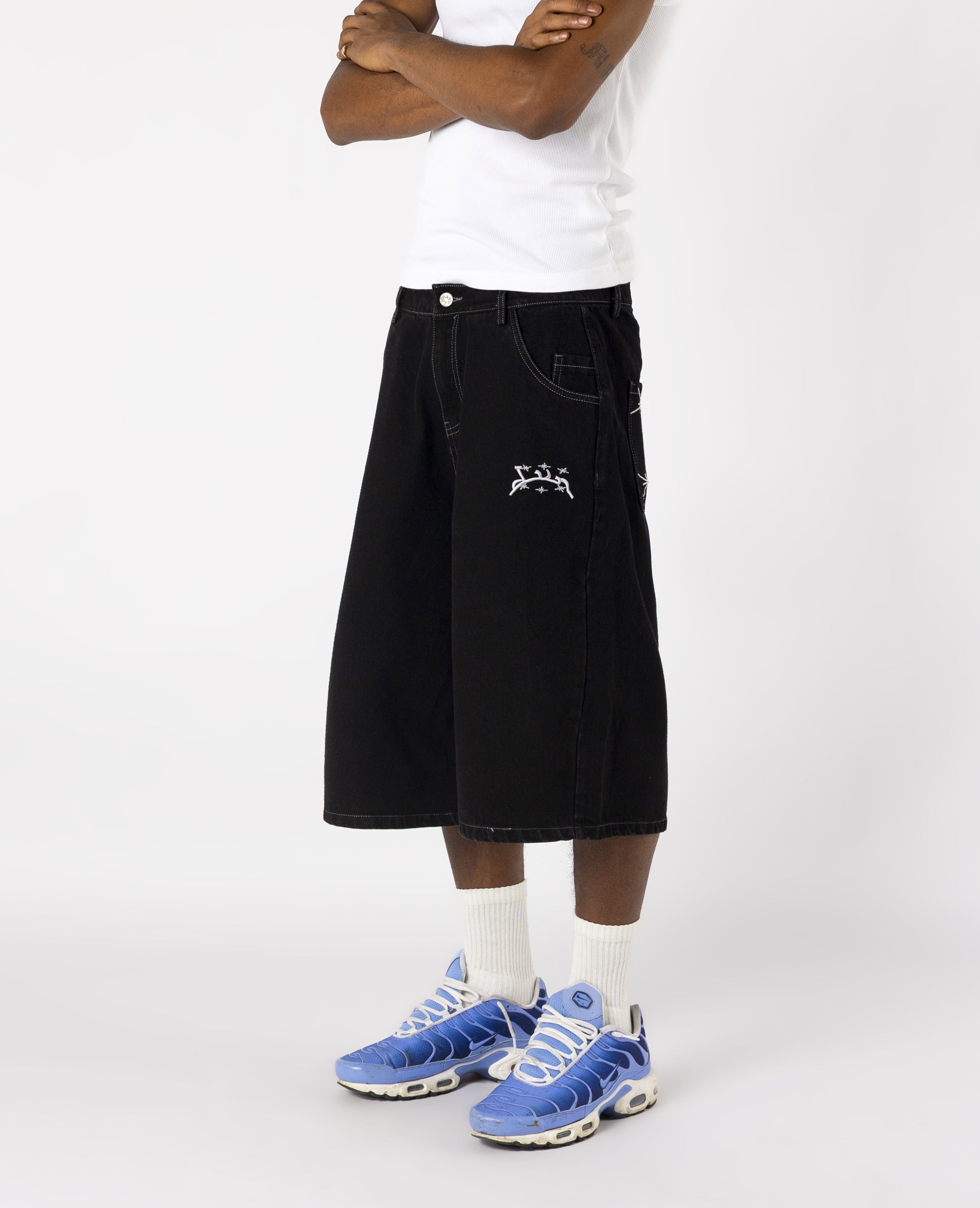 BLACK DENIM JORT
