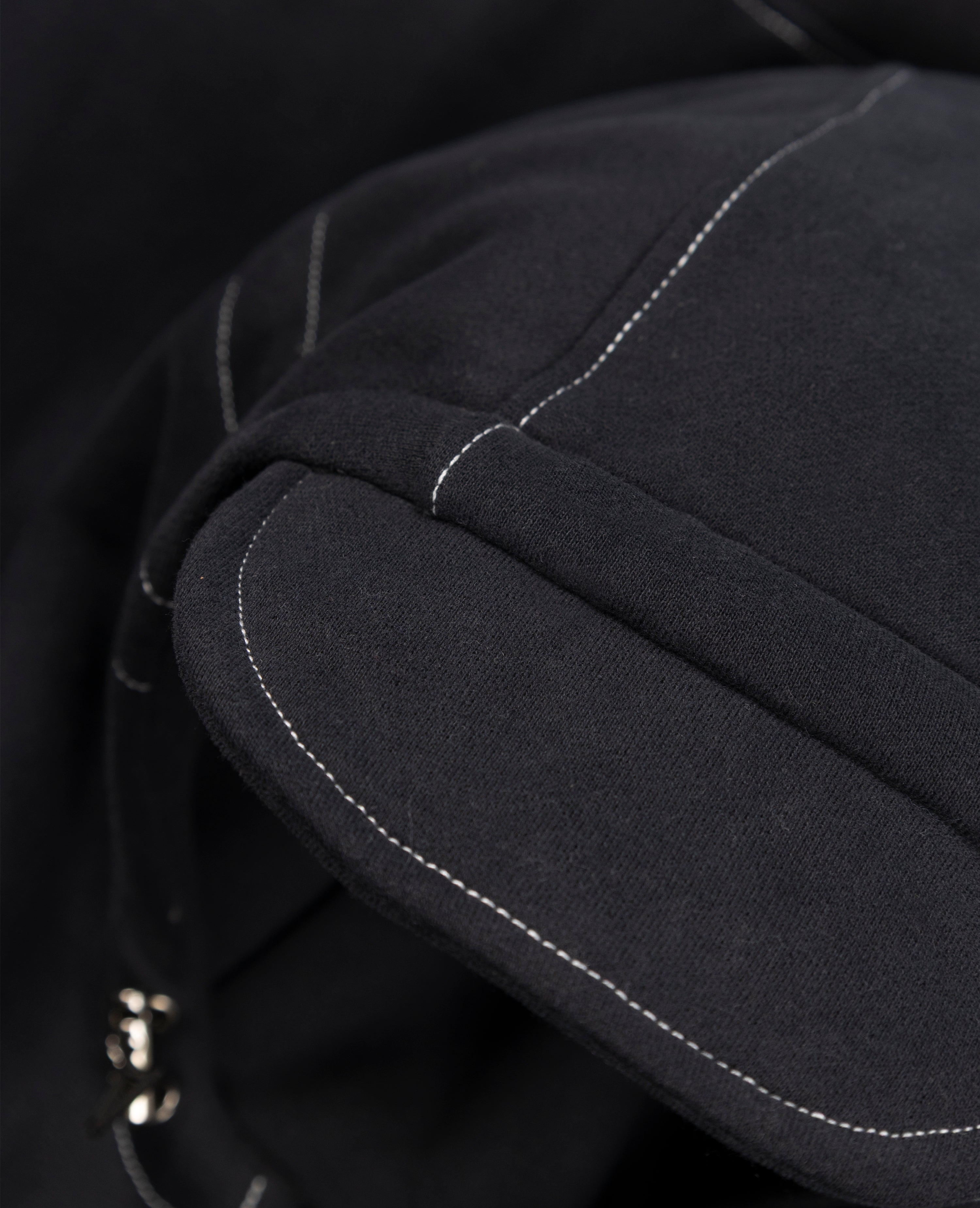 BLACK TECH ZIP